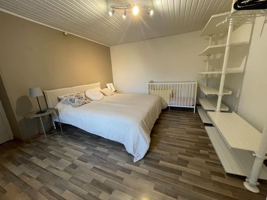 Charmante Maison De Vacances Vaux-sur-Sure Екстер'єр фото